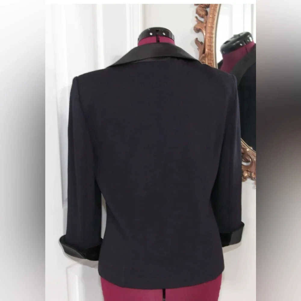 2006 ST JOHN EVENING BLACK SANTANA KNIT TUXEDO BLAZER- SALE - Picture 2 of 7